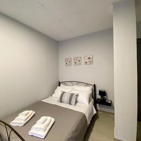 Dima Rooms And Apartments Афіни Екстер'єр фото