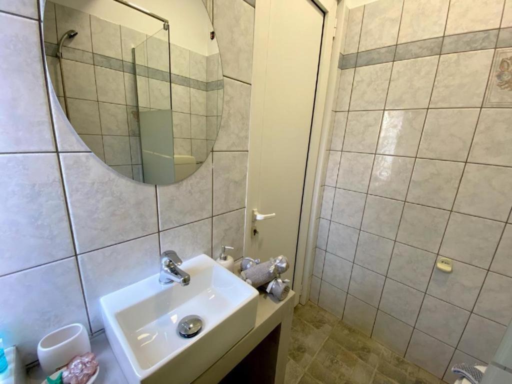 Dima Rooms And Apartments Афіни Екстер'єр фото